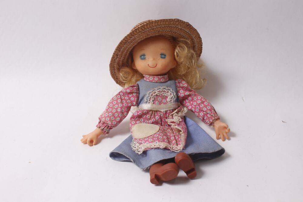 1970s Licca-Chan Type Japan Holly Hobbie-style Doll in Straw Hat ~ 260812-WH 961
